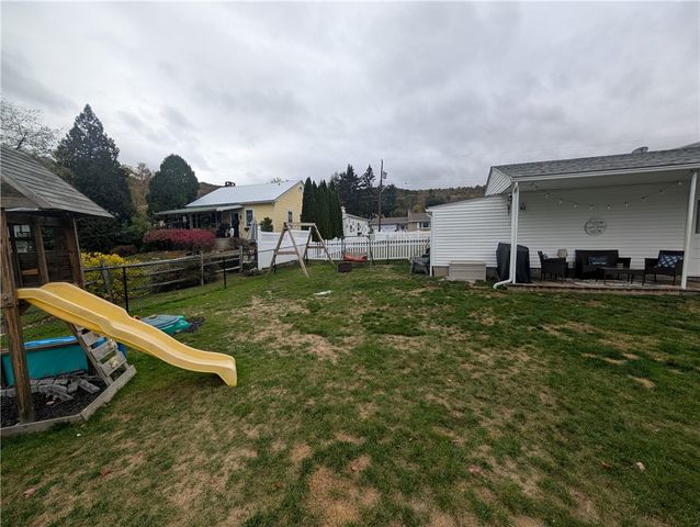 19 Parkway Lane, Bradford Town, PA 16701