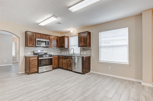 10822 Cane Grove Ln, Houston, TX 77075