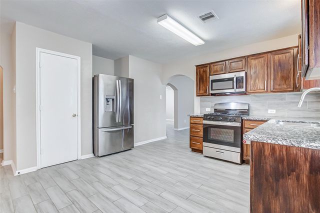 10822 Cane Grove Ln, Houston, TX 77075