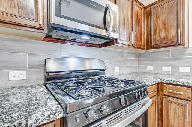 10822 Cane Grove Ln, Houston, TX 77075