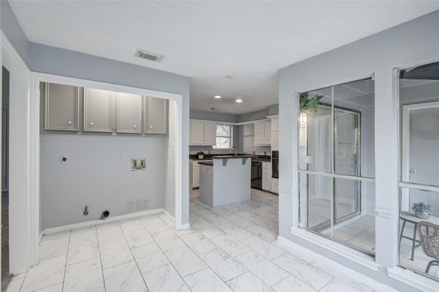 10603 Mills Circle, Houston, TX 77070