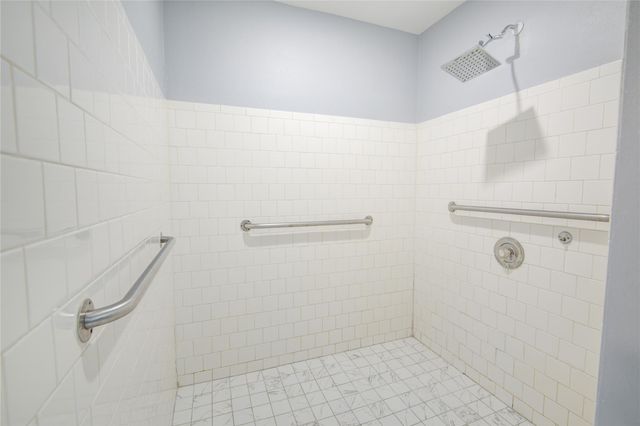10603 Mills Circle, Houston, TX 77070