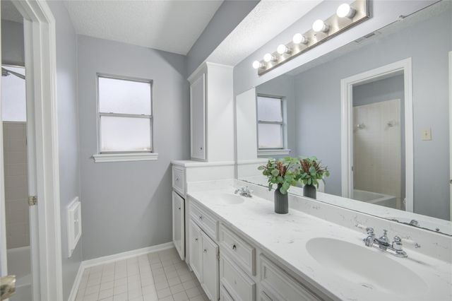 10603 Mills Circle, Houston, TX 77070
