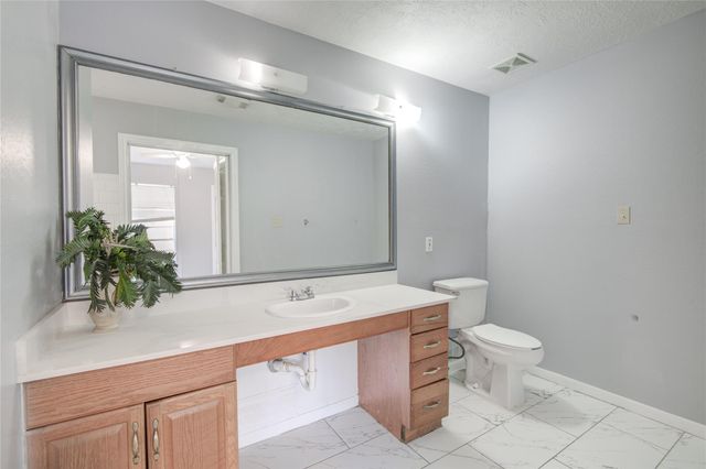 10603 Mills Circle, Houston, TX 77070