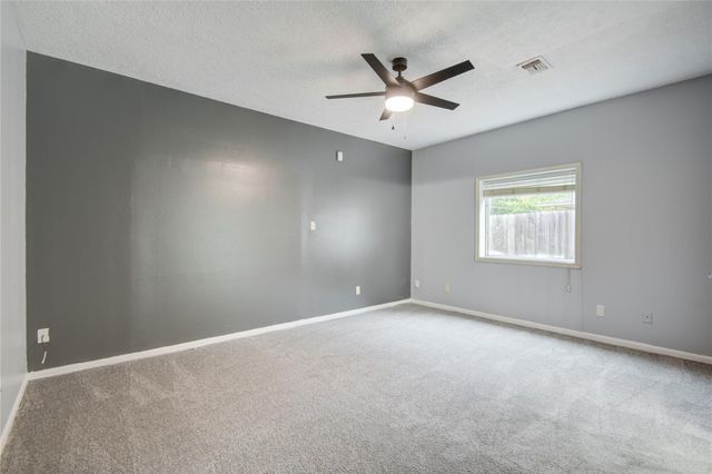 10603 Mills Circle, Houston, TX 77070