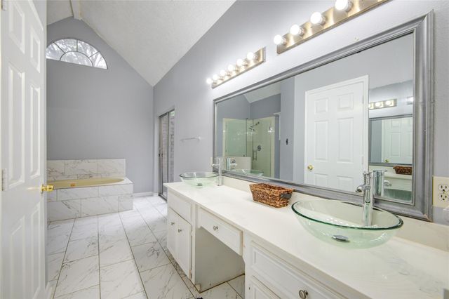 10603 Mills Circle, Houston, TX 77070
