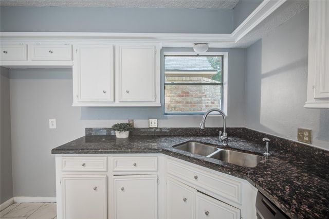 10603 Mills Circle, Houston, TX 77070