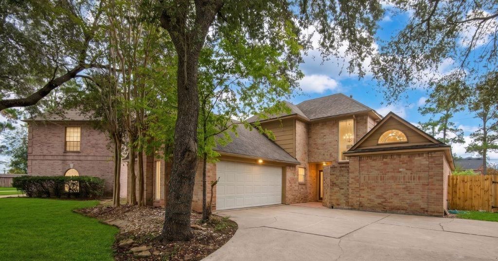 10603 Mills Circle, Houston, TX 77070