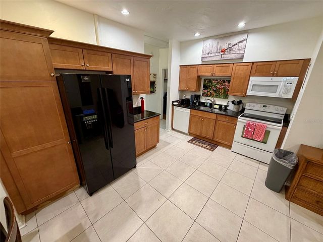 408 NW 5TH AVENUE, Gainesville, FL 32601