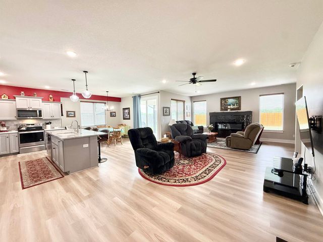 2540 S Spring Hollow St, Wichita, KS 67230