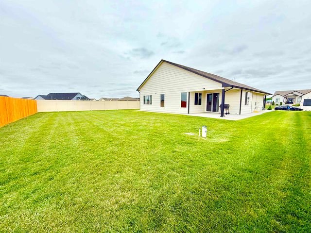 2540 S Spring Hollow St, Wichita, KS 67230