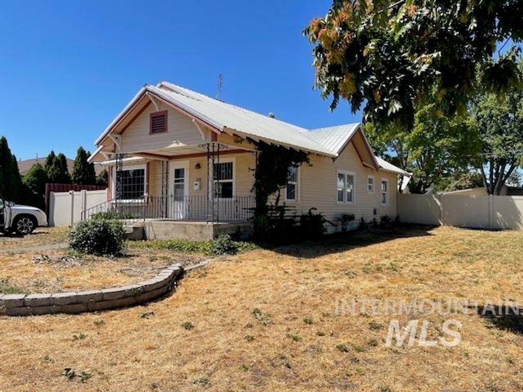 1228 6th Street, Clarkston, WA 99403