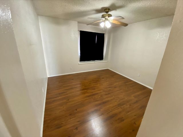 2037 GUS MORAN Street, El Paso, TX 79936
