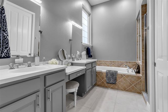 1915 HARBOUR LINKS CIRCLE 6, Longboat Key, FL 34228