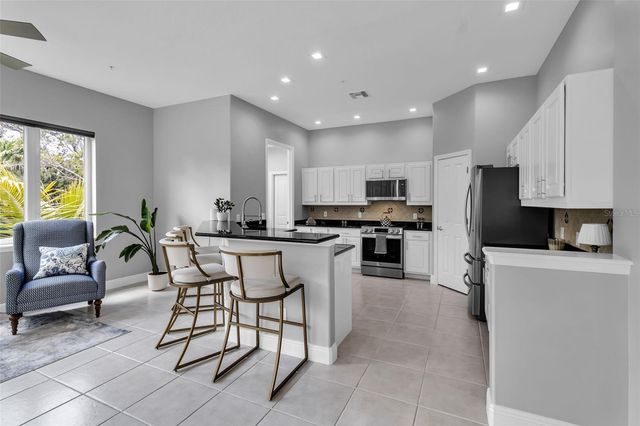 1915 HARBOUR LINKS CIRCLE 6, Longboat Key, FL 34228