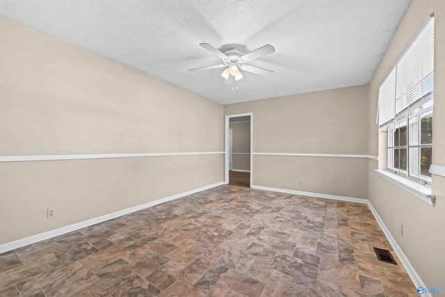 5041 Kyle Lane NW, Huntsville, AL 35810