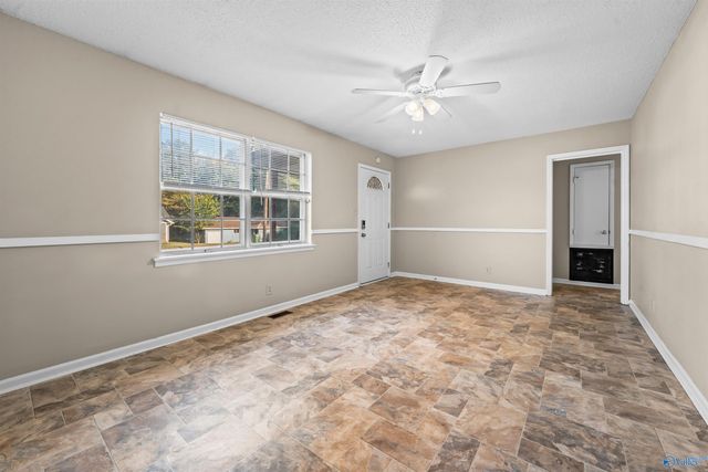 5041 Kyle Lane NW, Huntsville, AL 35810