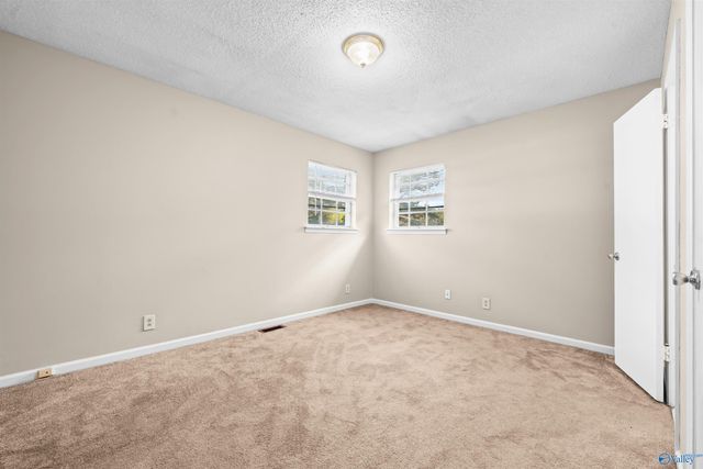 5041 Kyle Lane NW, Huntsville, AL 35810