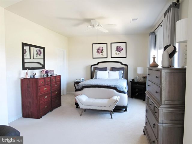 42581 SUNSET SQ, Ashburn, VA 20148