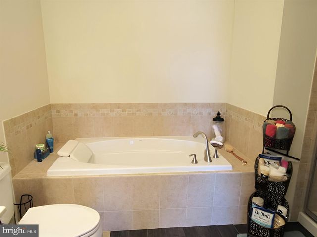 42581 SUNSET SQ, Ashburn, VA 20148