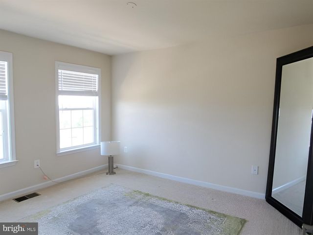 42581 SUNSET SQ, Ashburn, VA 20148