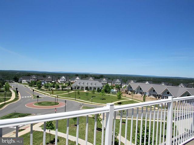 42581 SUNSET SQ, Ashburn, VA 20148