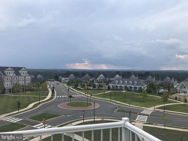 42581 SUNSET SQ, Ashburn, VA 20148