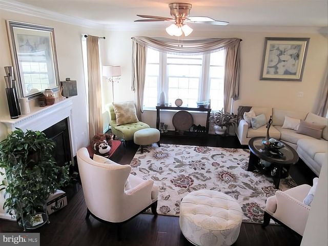 42581 SUNSET SQ, Ashburn, VA 20148