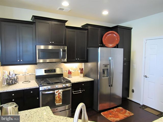 42581 SUNSET SQ, Ashburn, VA 20148