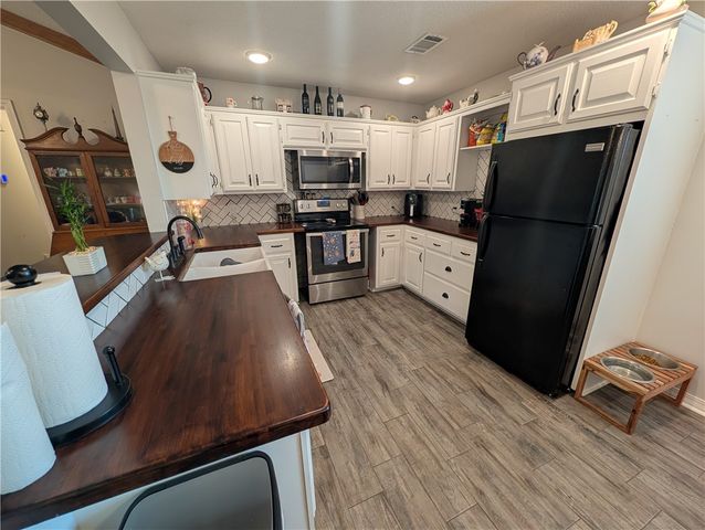 1102 N 8th Street, Van Buren, AR 72956