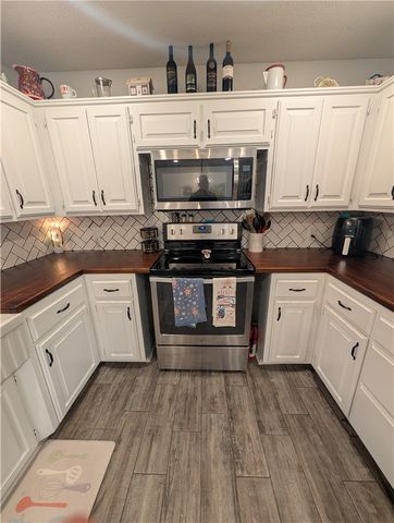 1102 N 8th Street, Van Buren, AR 72956