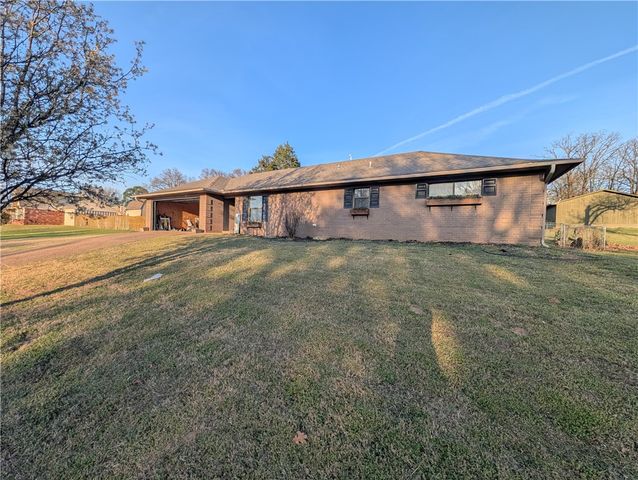 1102 N 8th Street, Van Buren, AR 72956