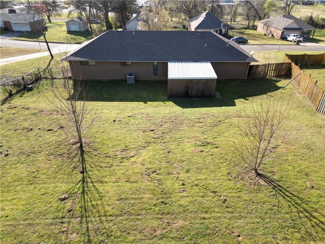 1102 N 8th Street, Van Buren, AR 72956