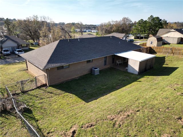 1102 N 8th Street, Van Buren, AR 72956