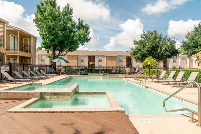 515 S Bender Avenue 210, Humble, TX 77338