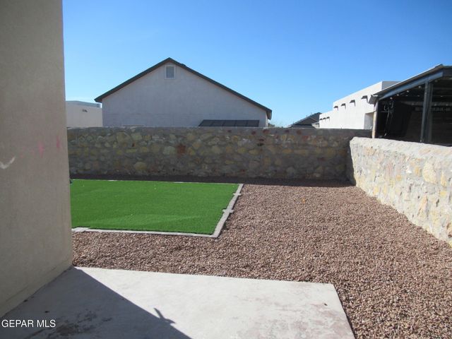 13852 SUMMER STORY Avenue, El Paso, TX 79928