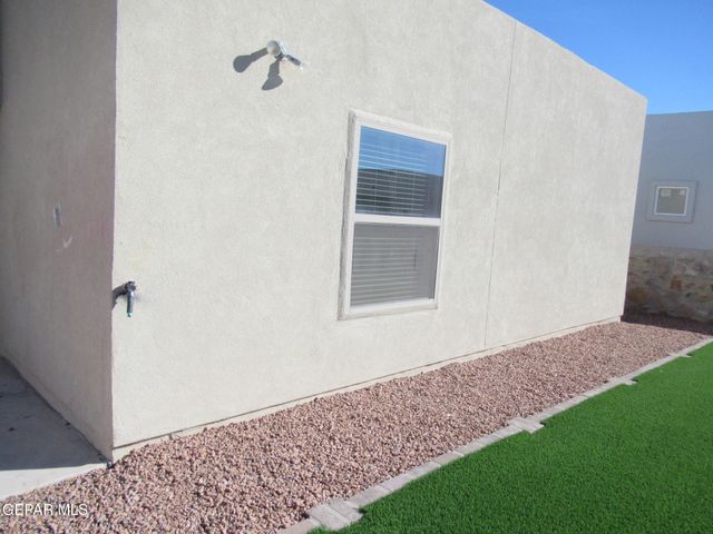 13852 SUMMER STORY Avenue, El Paso, TX 79928