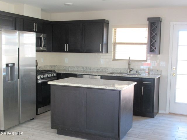 13852 SUMMER STORY Avenue, El Paso, TX 79928