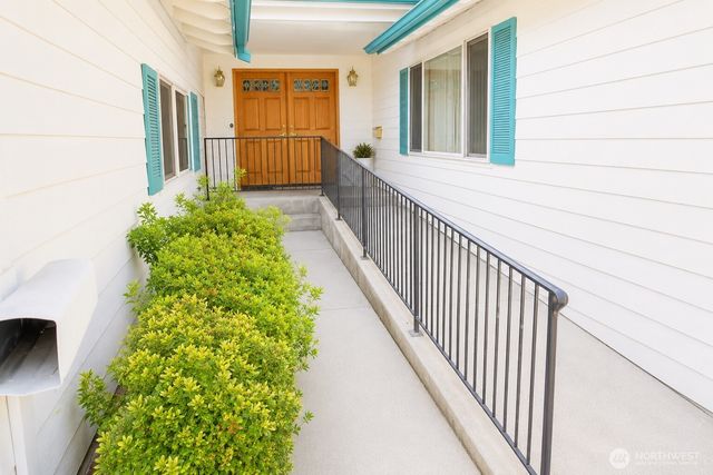 4102 227th Place SW, Mountlake Terrace, WA 98043