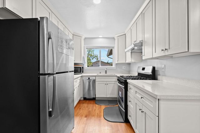 401 Arnold Drive, Gilroy, CA 95020