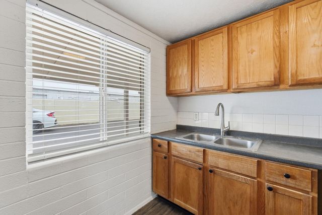 623 S Country Club Drive Apt 3, Mesa, AZ 85210
