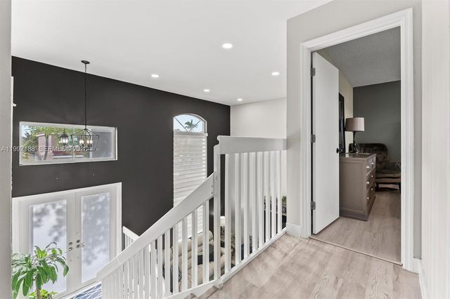 4420 SW 82nd Way, Davie, FL 33328