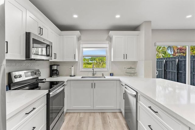 4420 SW 82nd Way, Davie, FL 33328