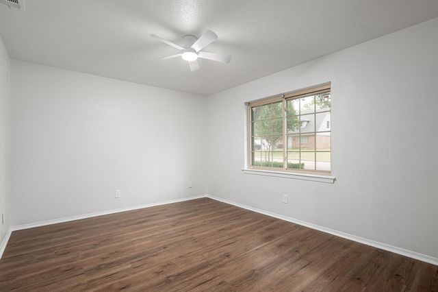 813 Chevy Chase Drive, Garland, TX 75043