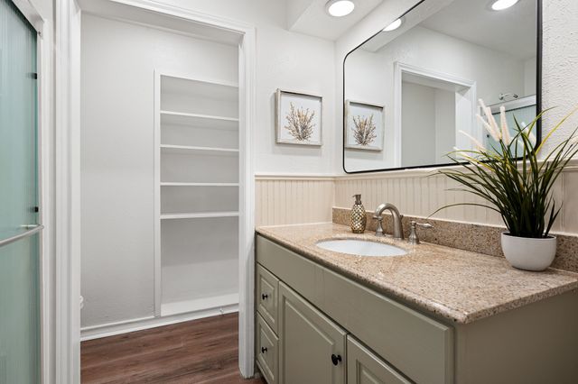 813 Chevy Chase Drive, Garland, TX 75043