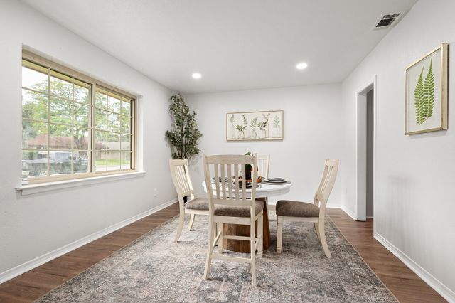 813 Chevy Chase Drive, Garland, TX 75043