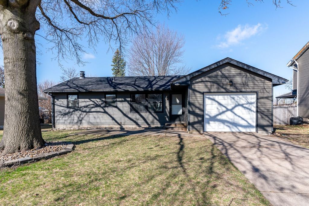 6420 N Ripley Street, Davenport, IA 52806