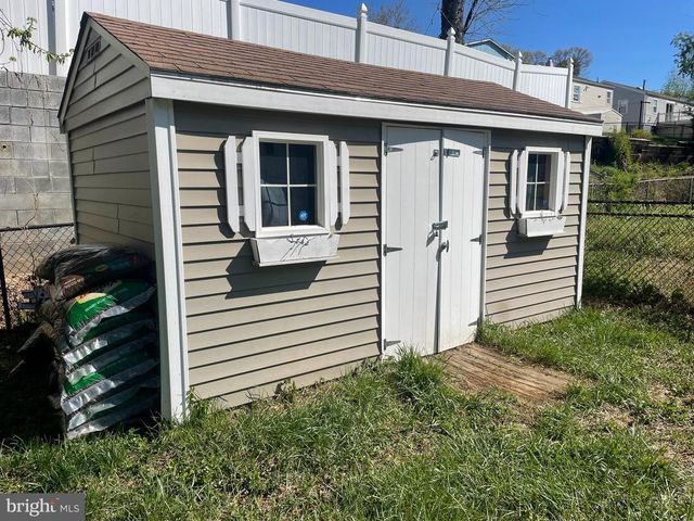 7204 KIDMORE LN, Lanham, MD 20706