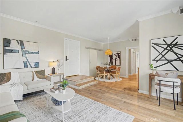 7120 La Tijera B101, Los Angeles, CA 90045