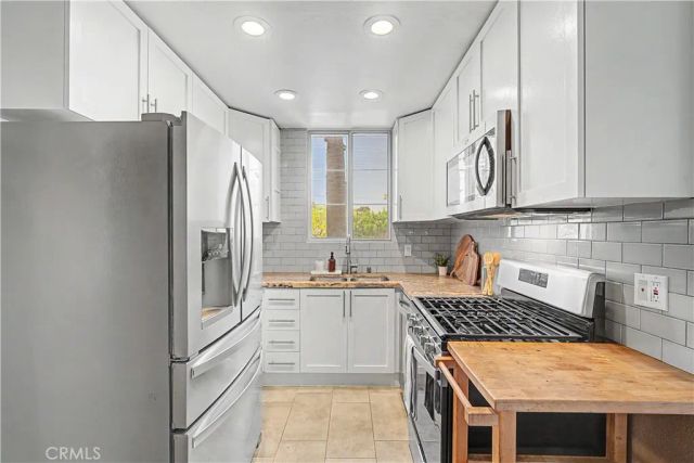 7120 La Tijera B101, Los Angeles, CA 90045